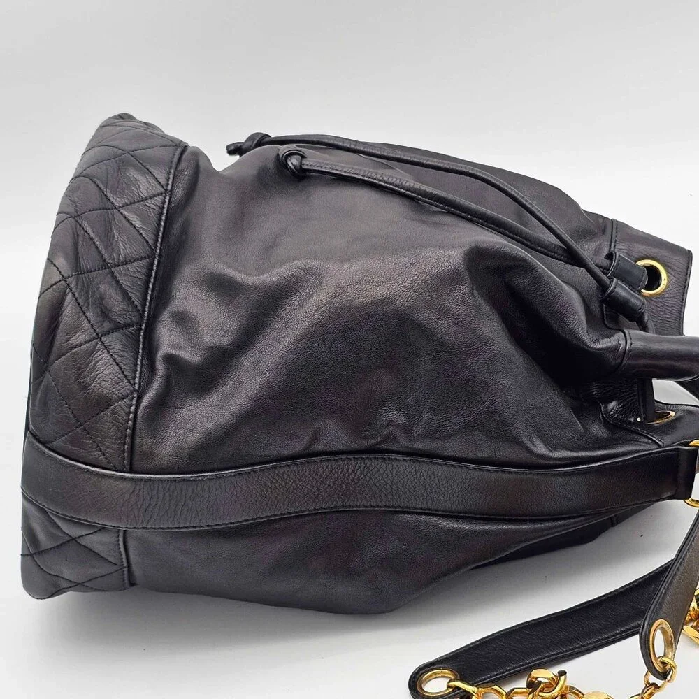 CHANEL Leather Shoulder Bag 783-042525